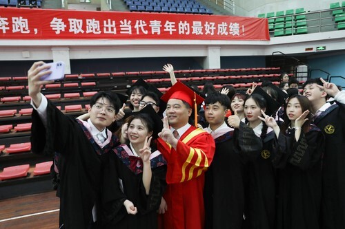 20万人见证!九游在线2022届毕业生专属高光时刻